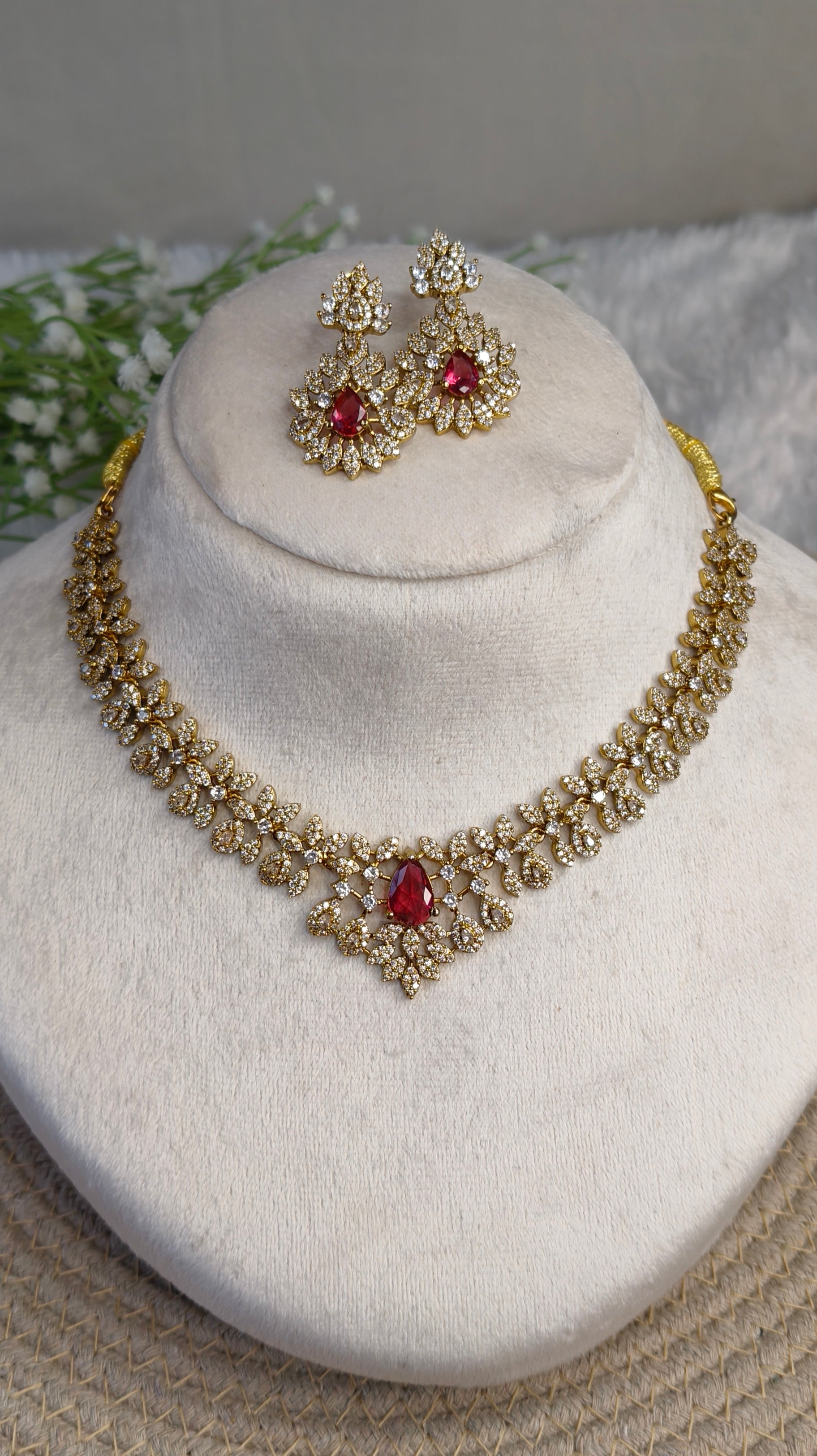 Premium Victorian Floral Necklace