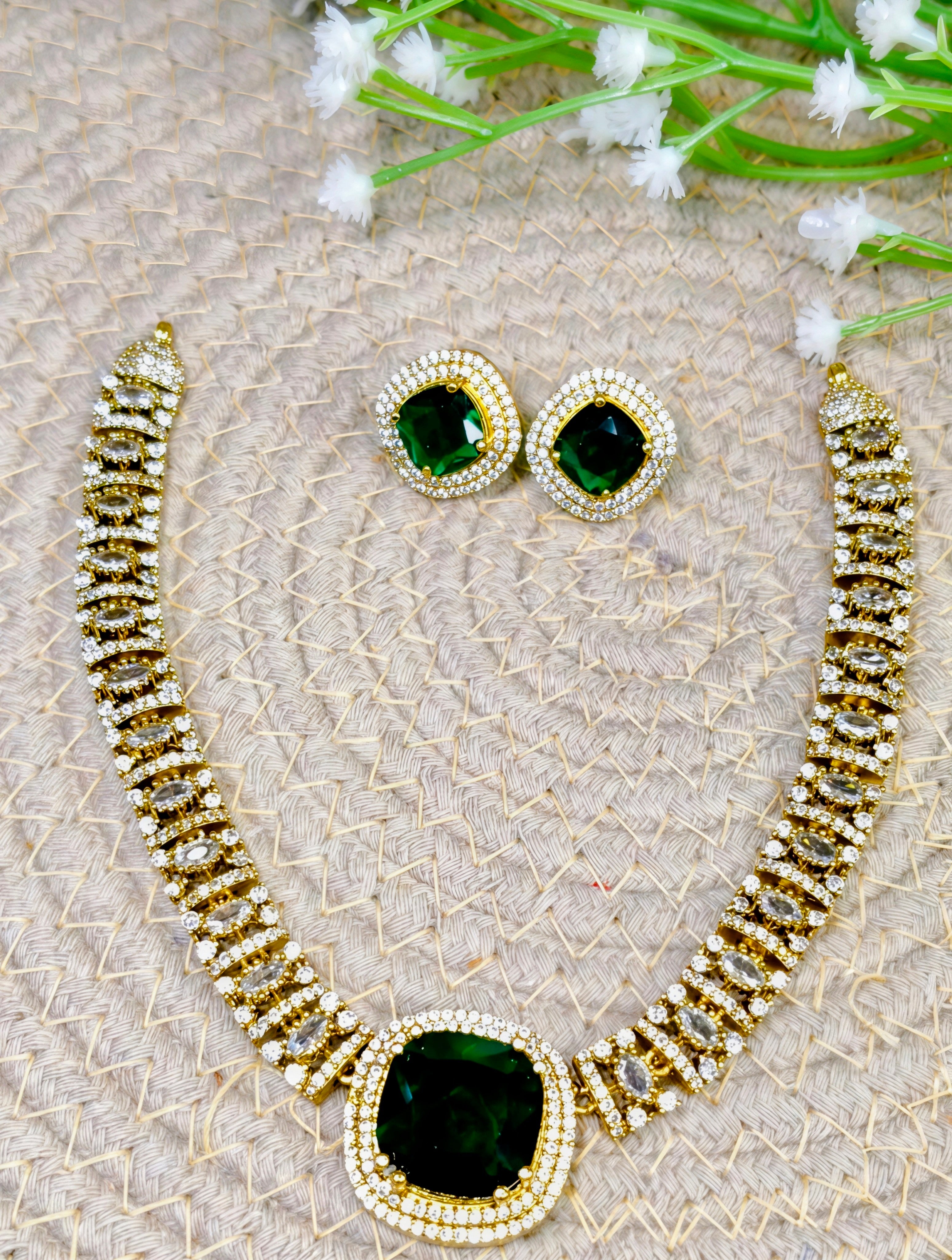 Premium Victorian AD Necklace Set