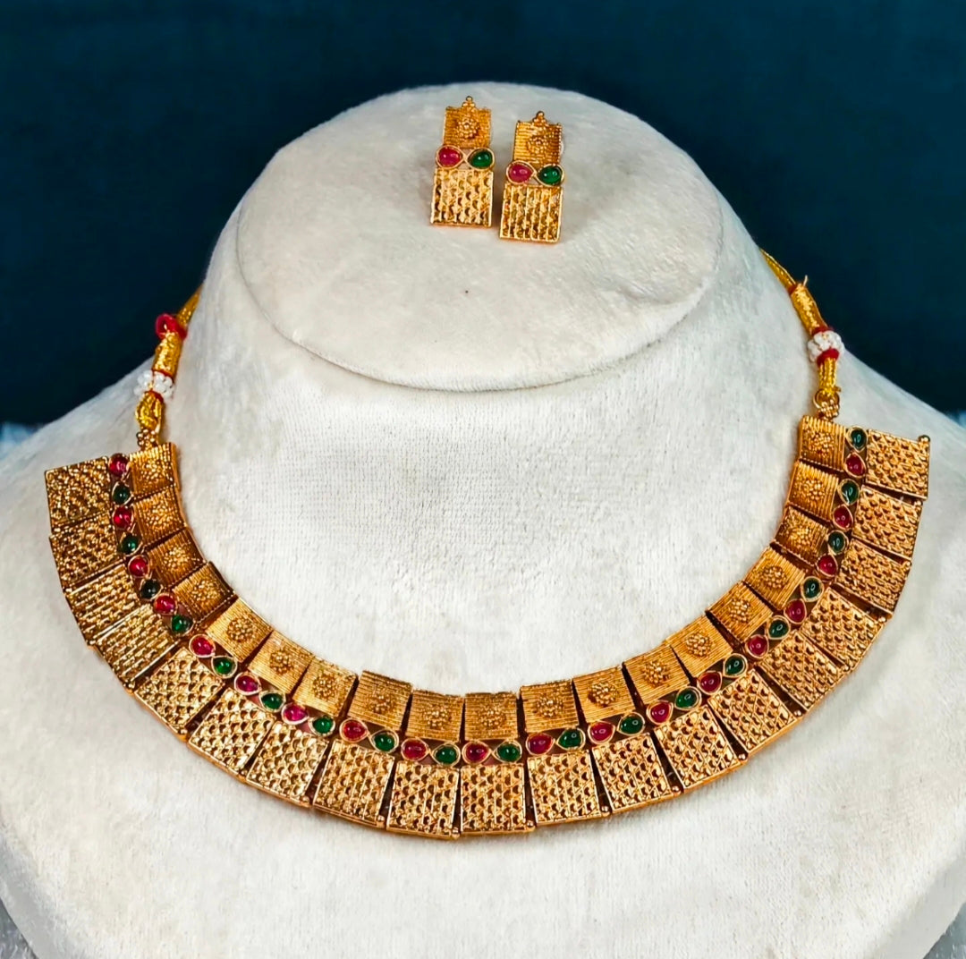Heritage Block Chocker