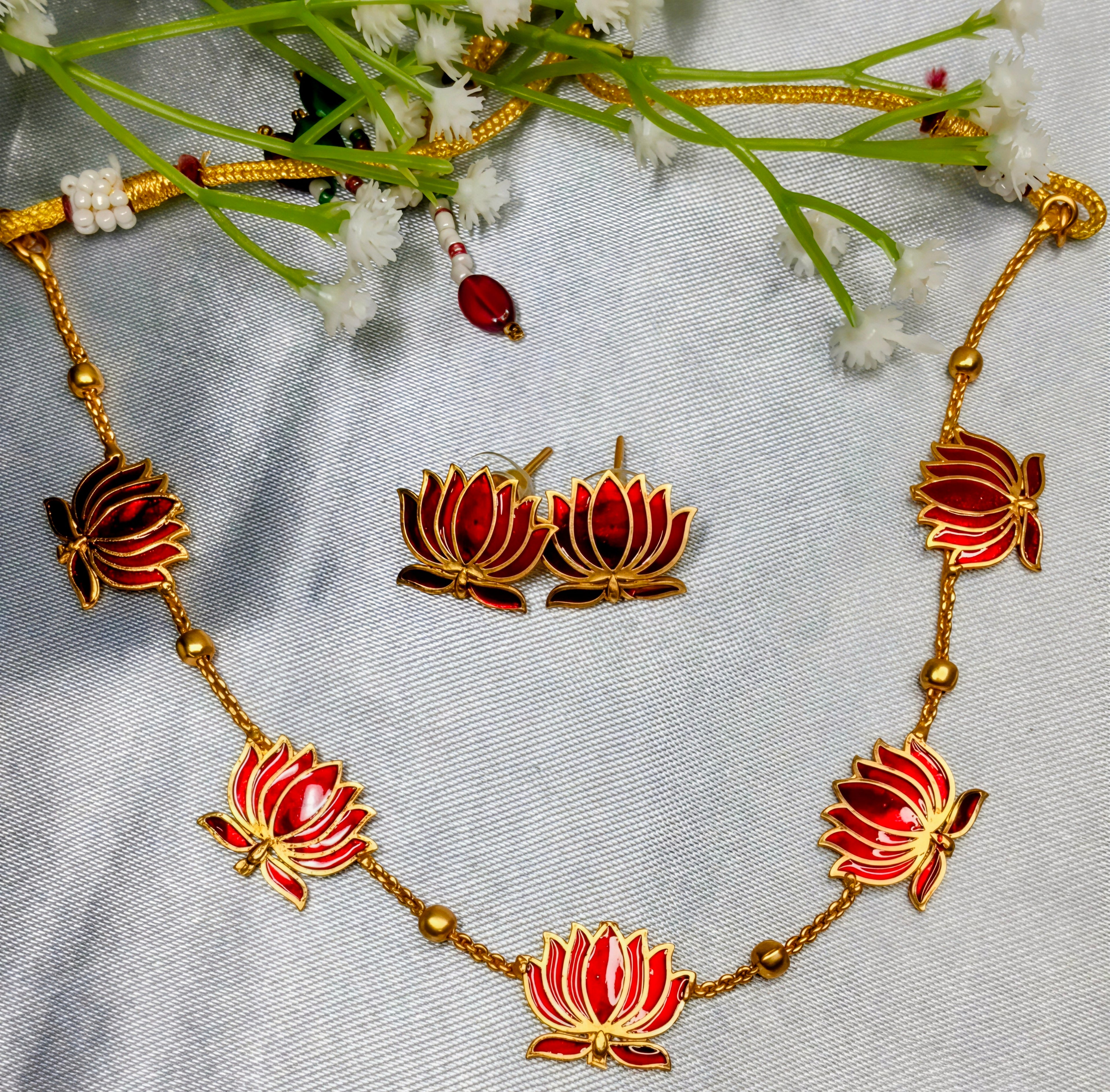 Lotus Invisible Chain