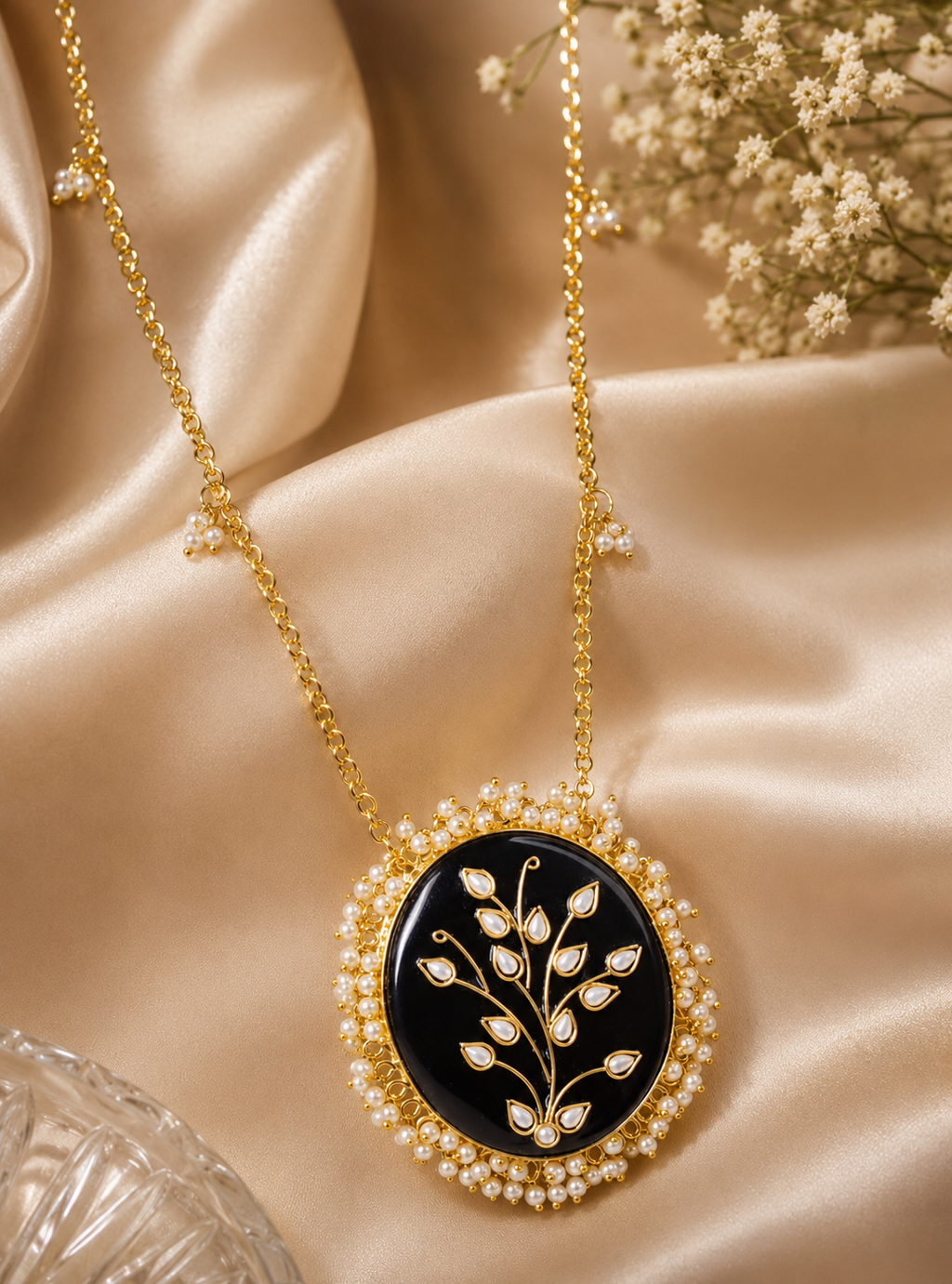 Meenakari Kundan Pendant with
Chain