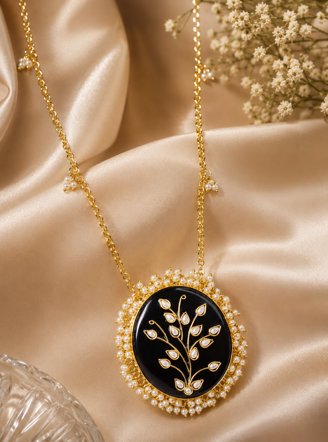 Meenakari Kundan Pendant with
Chain